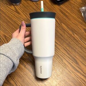 Owala White Tumbler with Gray Handle and Straw